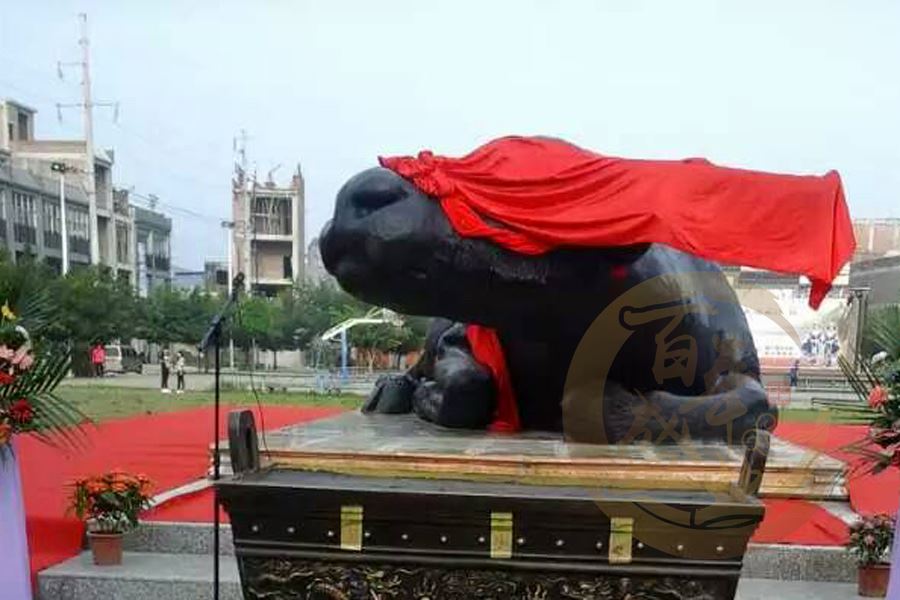 广西最大铜水牛雕塑